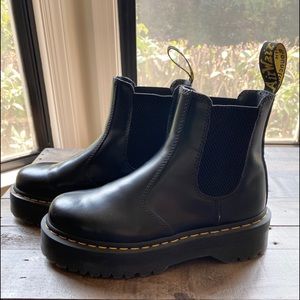 ⭐️⭐️DR. MARTENS PLATFORM CHELSEA BOOT SIZE 9